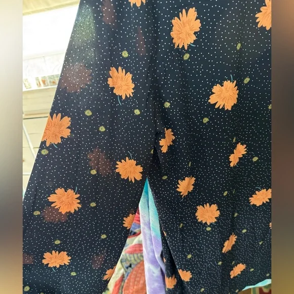 POL Floral “Kimono” with Orange Flowers oversized NEW - Picture 2 of 4